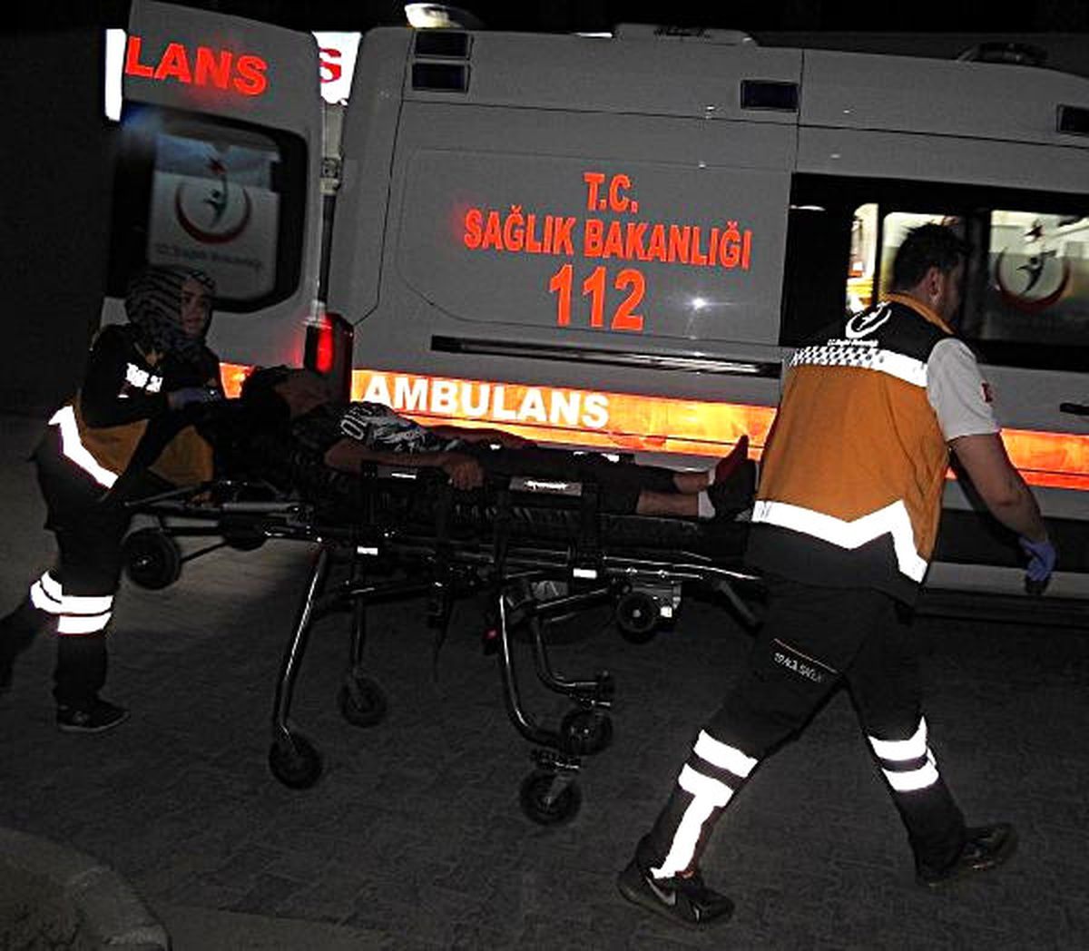 Çorum\'da Pompalı Türekli Saldırı: 2\'si Kadın 3 Yaralı