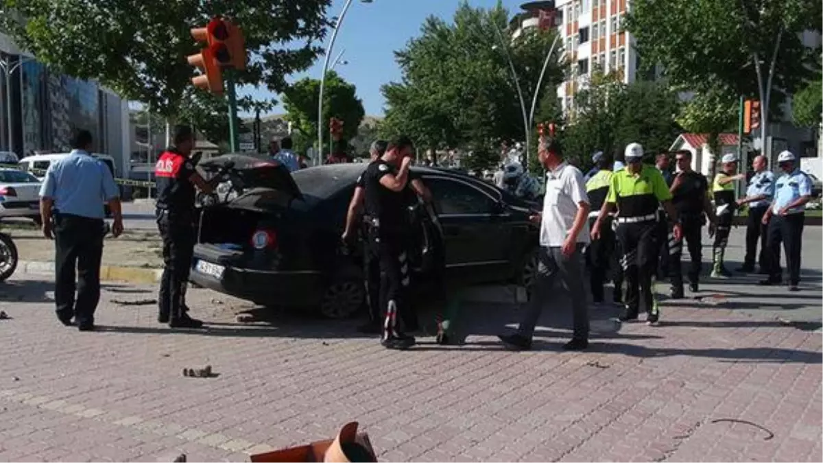 Elazığ\'da Husumetli İki Grup Trafikte Birbirine Girdi: 7 Kişi Yaralandı