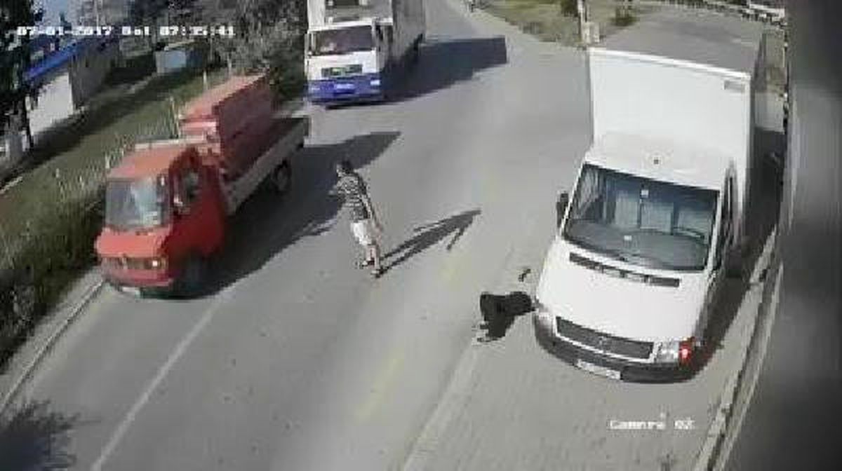 Sıcaktan Bayılan Yaşlı Adama Kimse Müdahale Etmedi