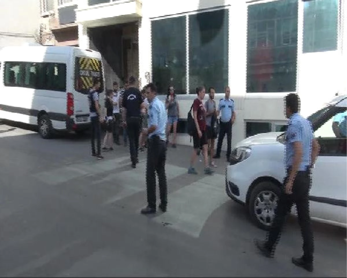 Şişli\'de Lgbt Yürüyüşü:  7 Kişi Gözaltına Alındı