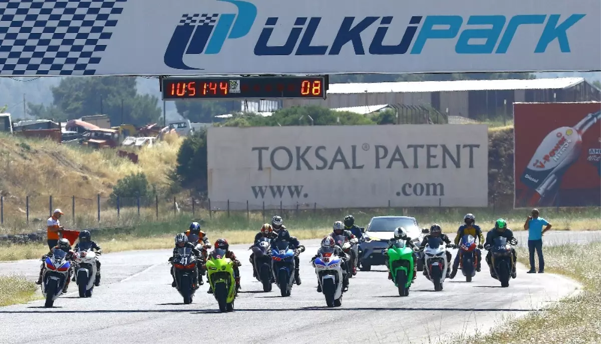 Türkiye Pist Şampiyonası 2. Ayak Yarışı Yapıldı