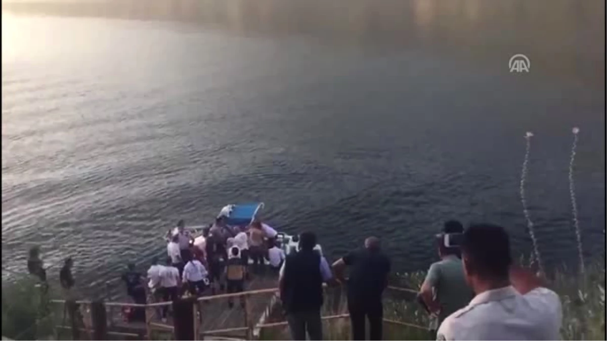 Yangın Söndürme Helikopteri Baraja Düştü