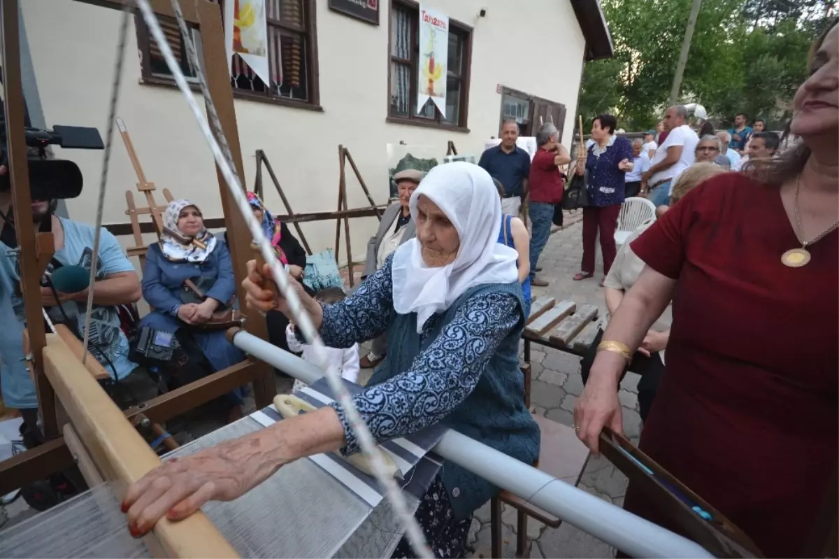 Yüzyıllık Sokaklarda İvana Sert Rüzgarı Esti.