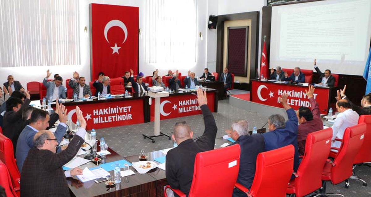 Aksu Belediye Meclisinden 15 Temmuz Kınaması