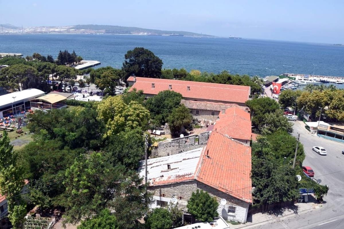 Aliağa\'da Osmanlı Döneminden Kalma Han Restore Edilecek