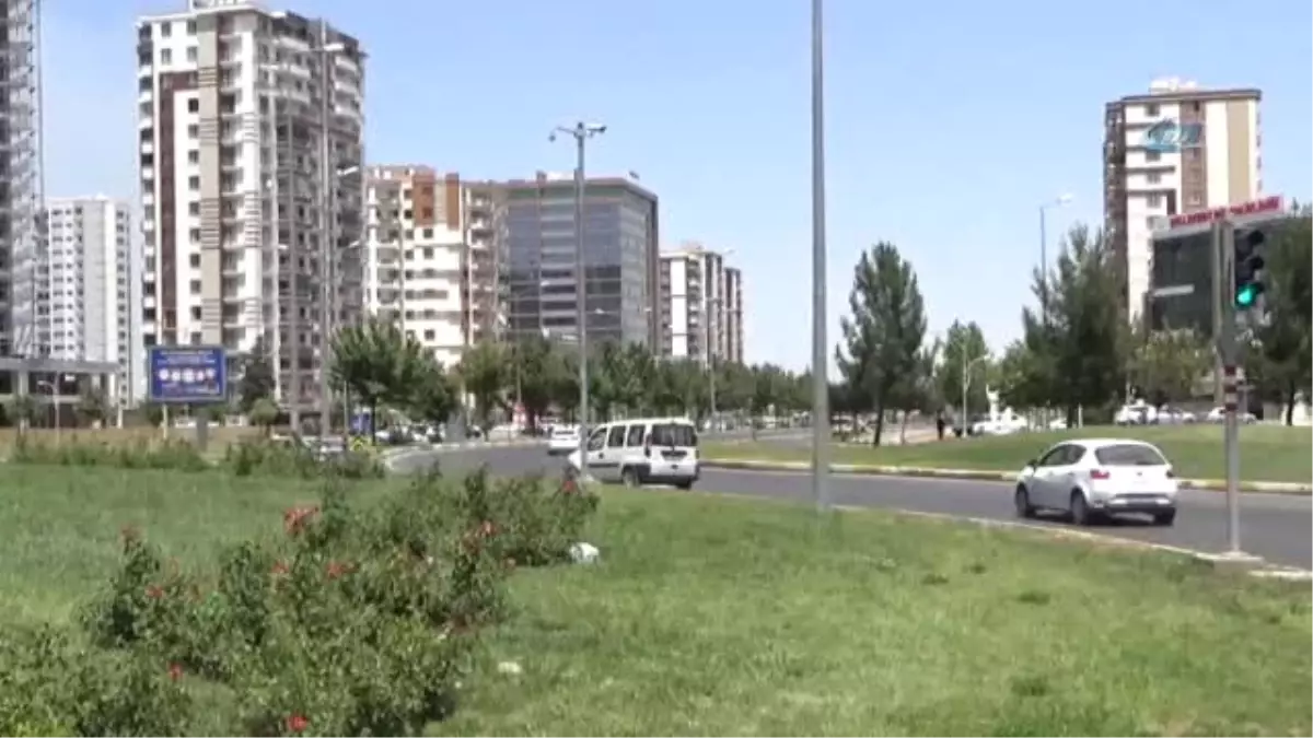 Aşırı Sıcakların Ardından Diyarbakır\'da Cadde ve Sokaklar Boş Kaldı