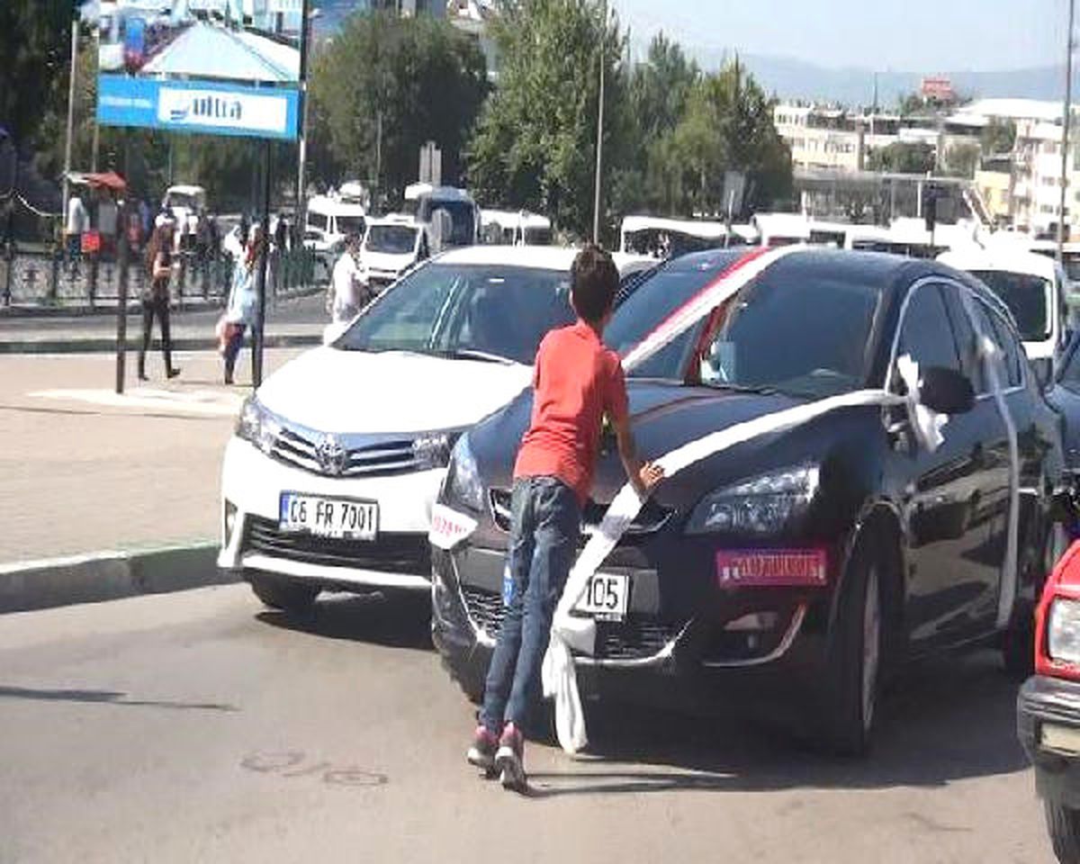 Bahşiş Almak İçin Canlarını Hiçe Sayıyorlar