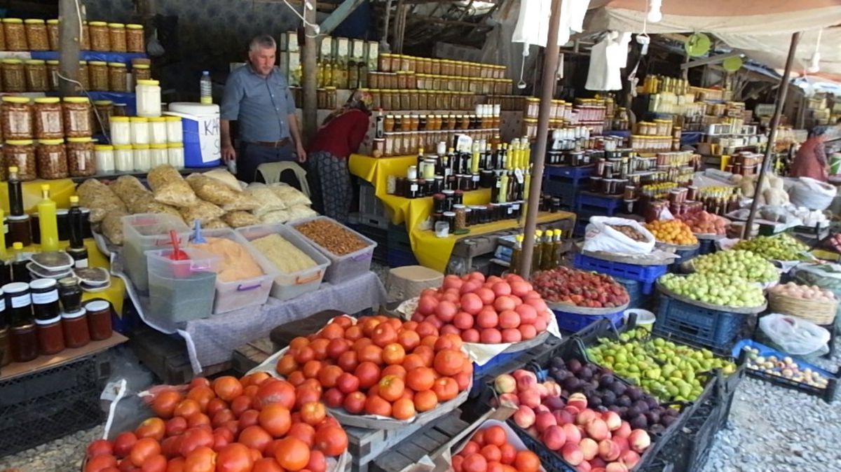 Balıkesir\'de Karayolu Pazarı İlgi Görüyor