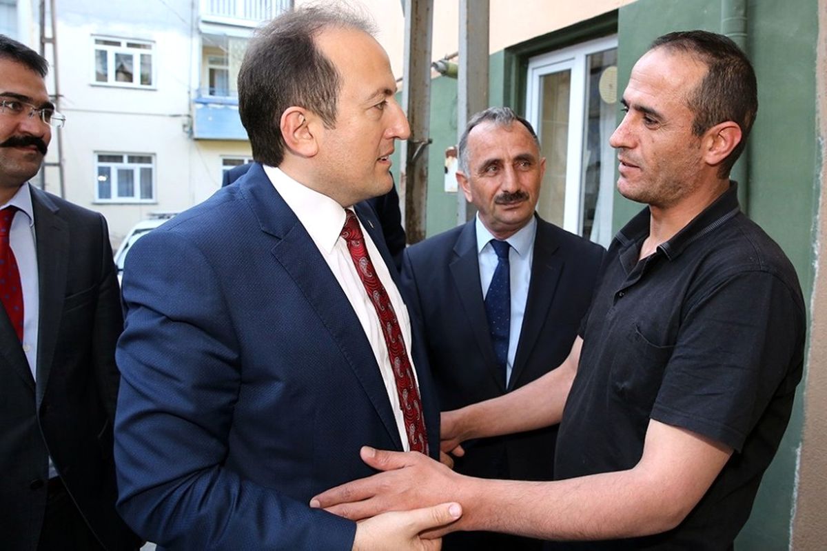 Bayburt Valisi Pehlivan Şehit Ailesini Ziyaret Etti