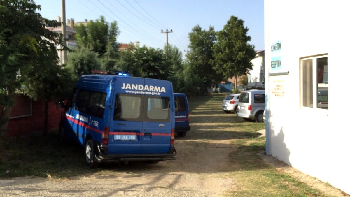 Bebeğini Plaj Tuvaletinde Doğurup Terk Etti