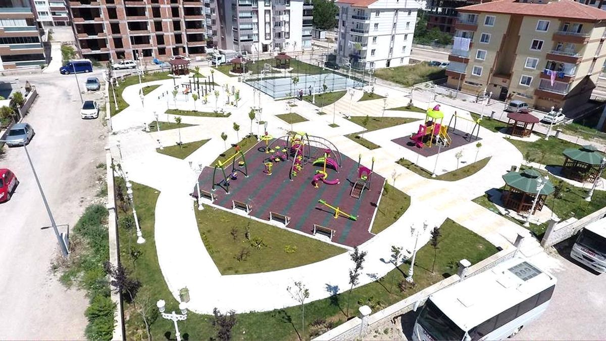 Belediyeden İki Mahalleye Park