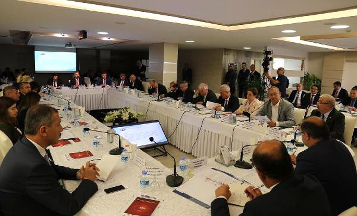 CHP\'li Sertel: AK Parti\'ye 1422 Saat, CHP\'ye 190 Saat