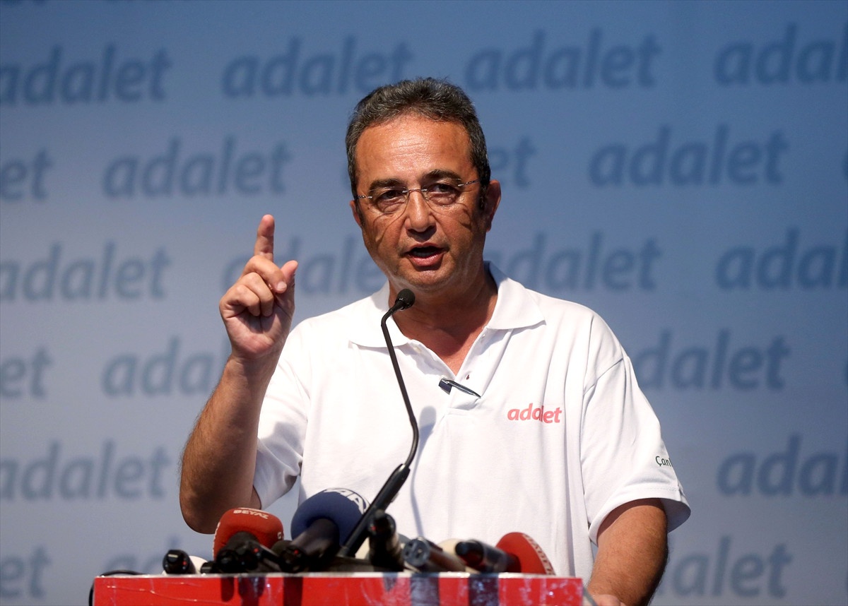 CHP Parti Meclisi Tepki Yürüyüşünde Toplandı