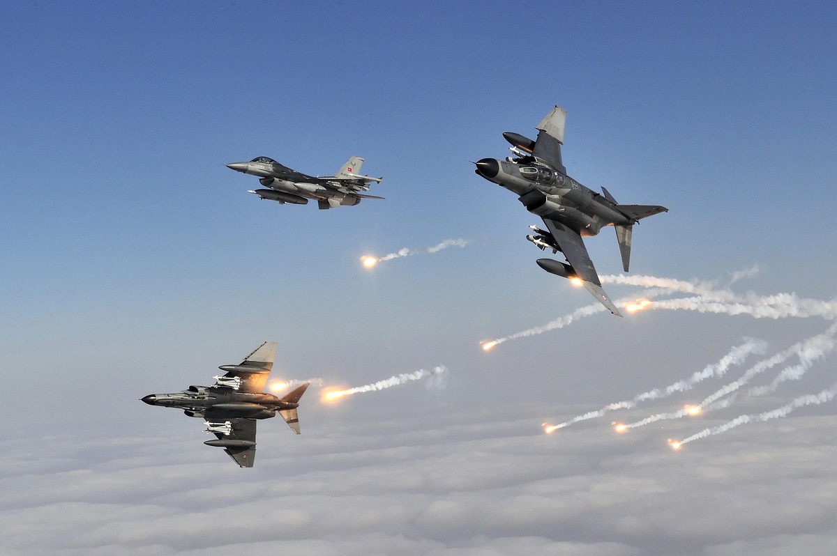 Dha Ankara - Yüksekova Kırsalına Hava Harekatı; 4 PKK\'lı Etkisiz Hale Getirildi