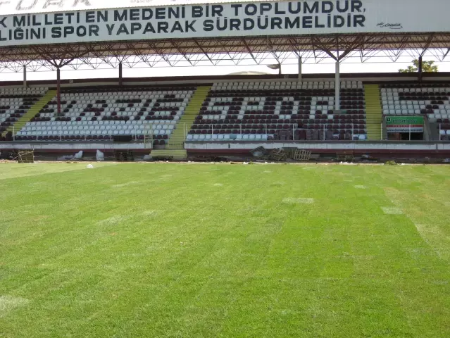 Elazig Ataturk Stadyumu Zeminine Tam Not Son Dakika Spor