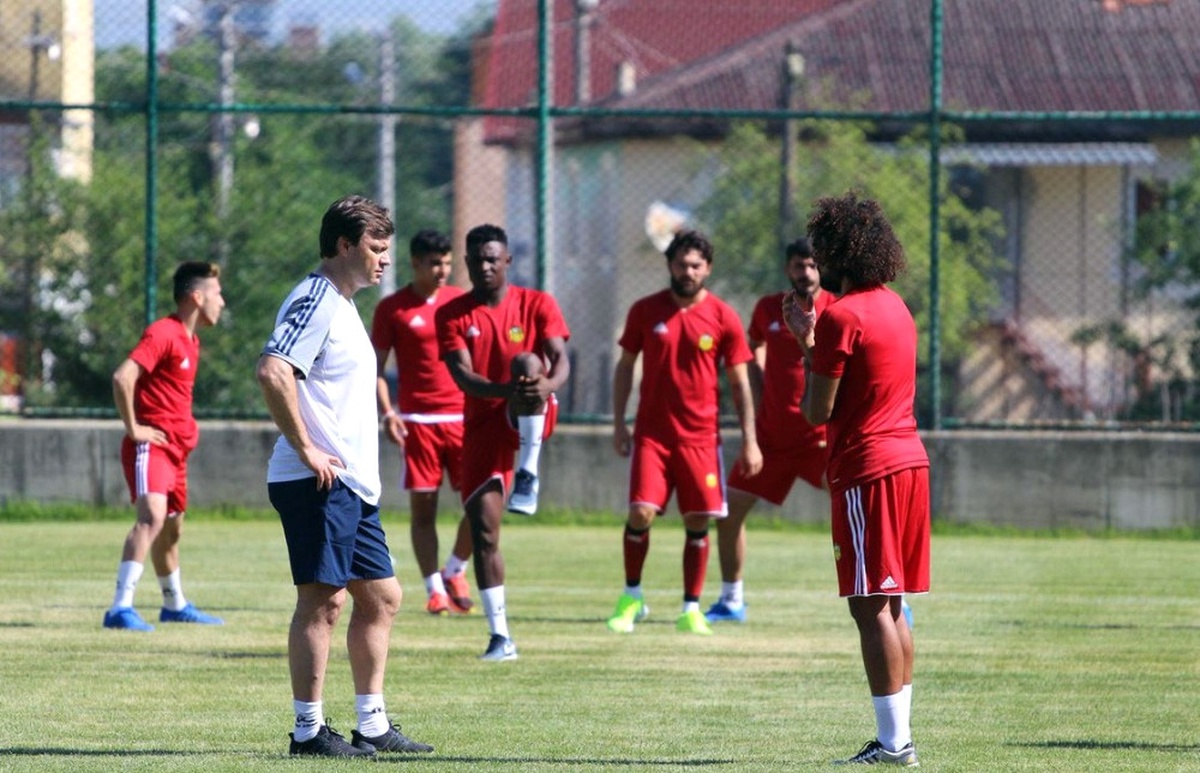 Ertuğrul Sağlam Futbolcularına Göz Açtırmıyor