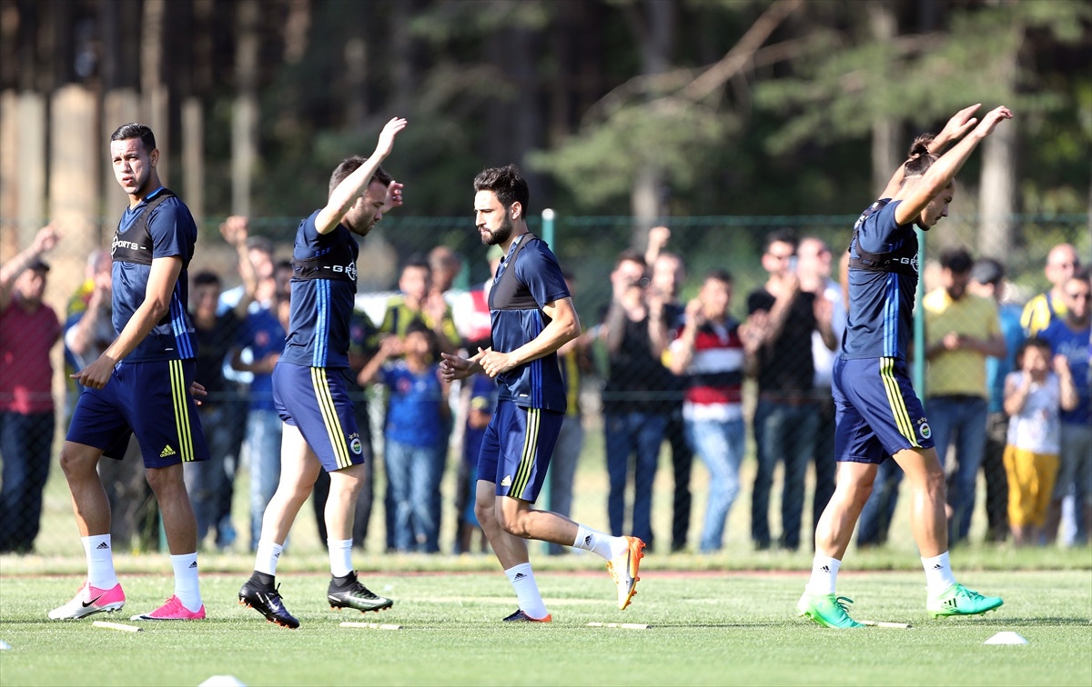 Fenerbahçe\'de Yeni Sezon Hazırlıkları Sürüyor