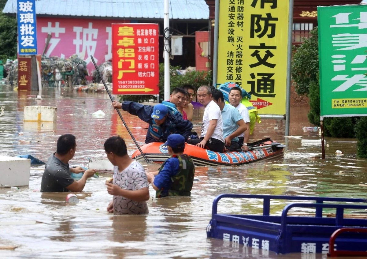 Güney Çin\'i Sel Vurdu, 33 Kişi Öldü