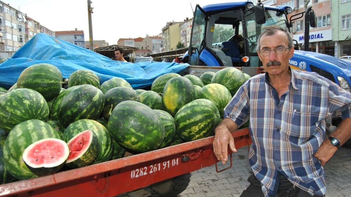 Hayrabolu\'da Yerli Karpuz Satışları Başladı