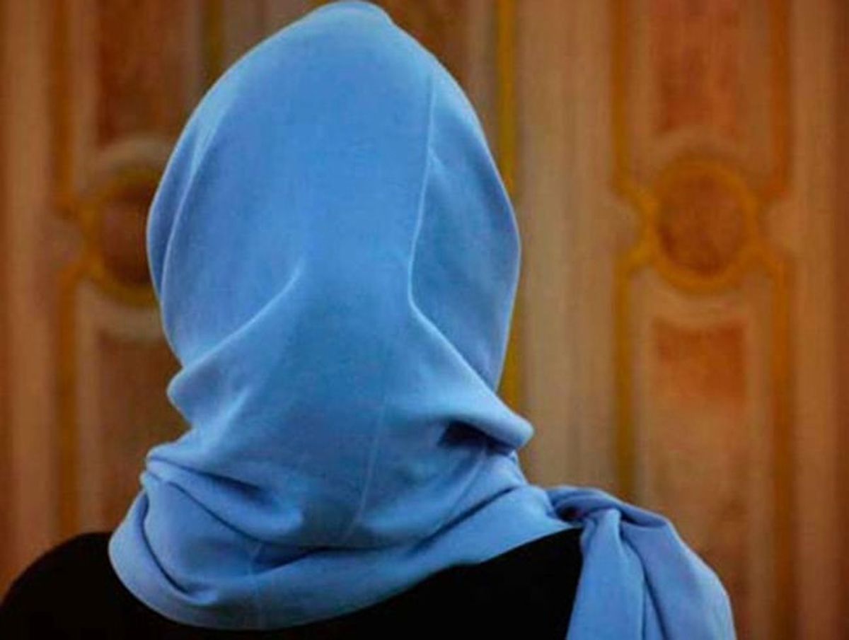 Hollanda\'da Diploma Töreninde Başörtüsü Yasağı