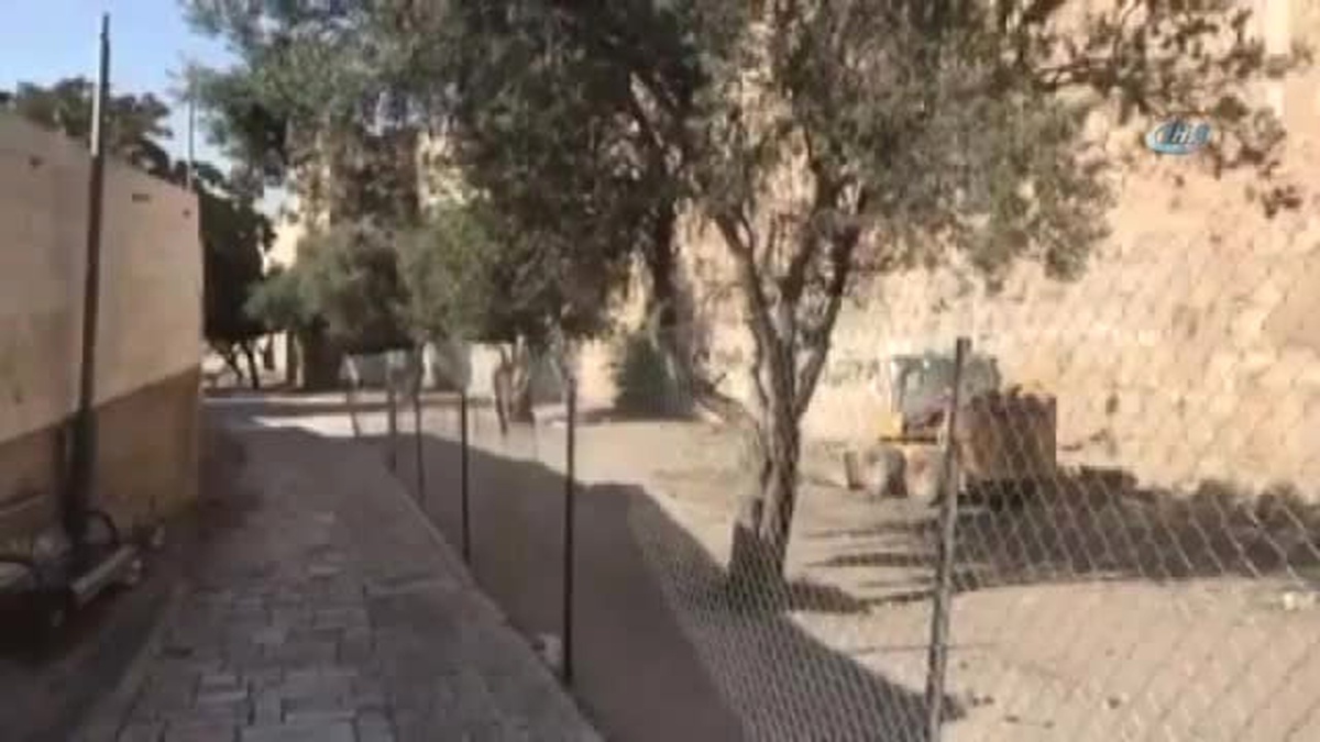 İsrail Tarihi Mezarlık Yusufiya\'yı Dikenli Tellerle Çevirdi