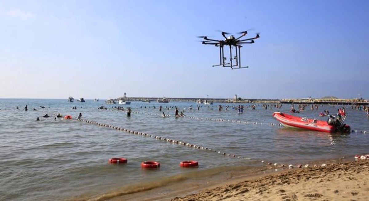 İstanbul Plajlarında \'Drone\'lu Kurtarma