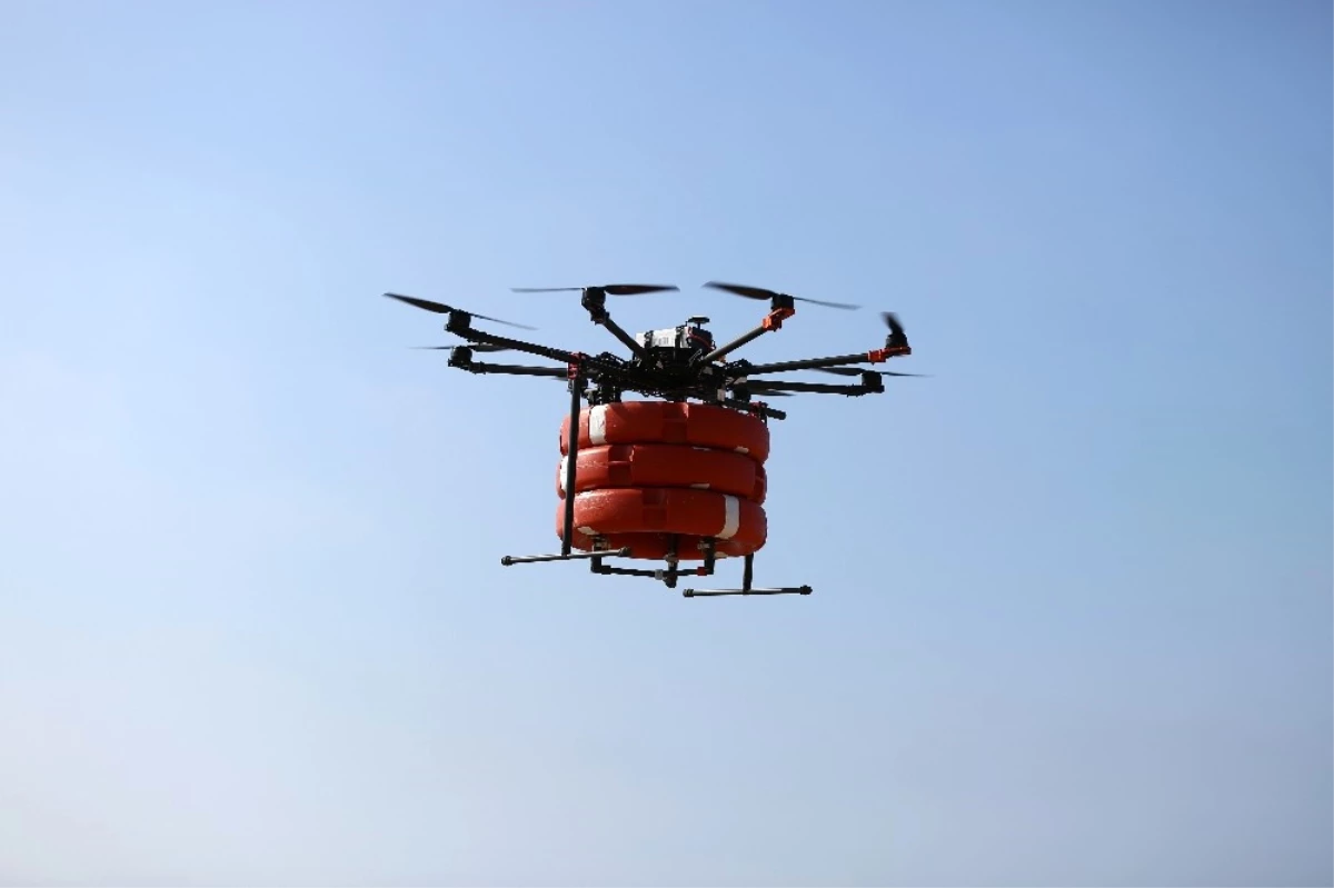 İstanbul Sahillerinde Cankurtaran Drone İş Başında