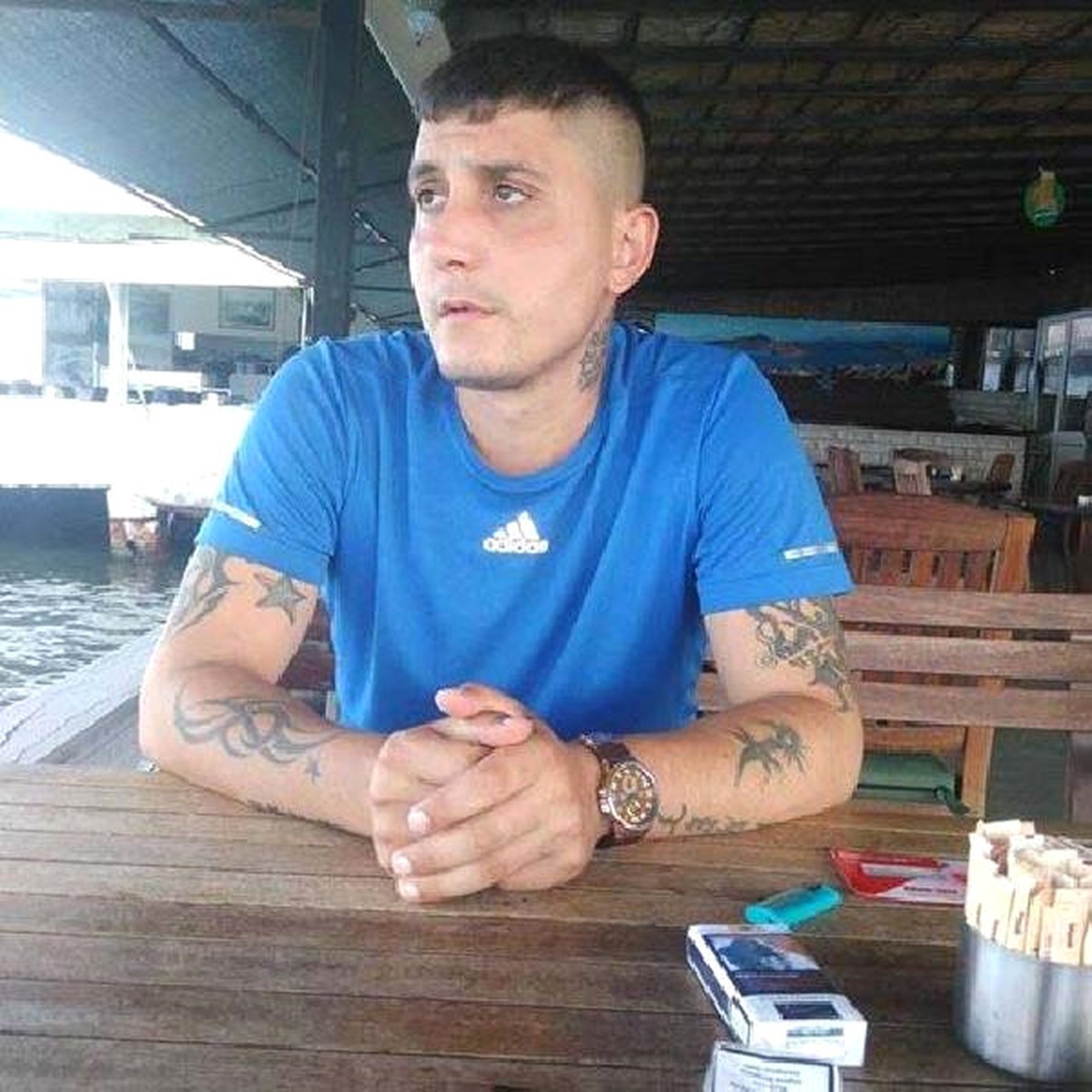 Kamyonette Motosiklet Çarpıştı: 1 Ölü, 1 Yaralı