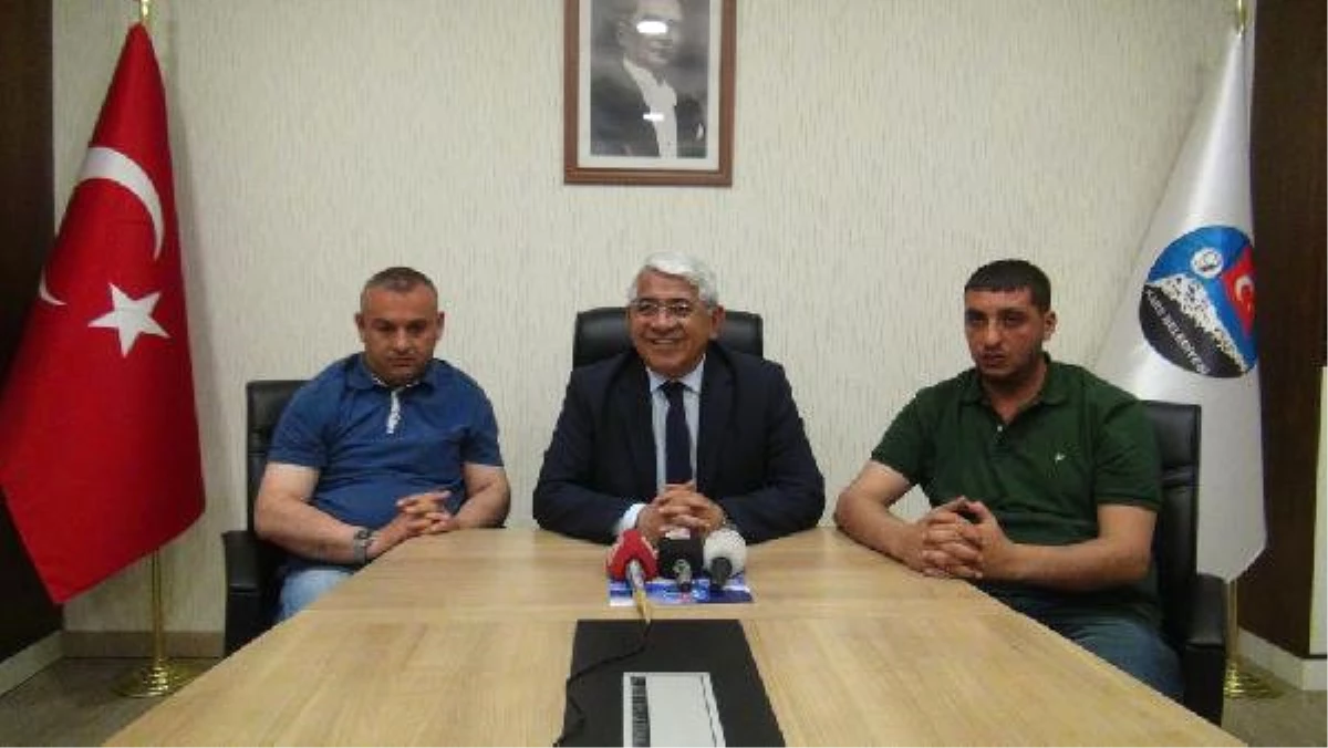 Kars Belediye Başkanı MHP\'li Karaçanta: Görevimizin Başındayız