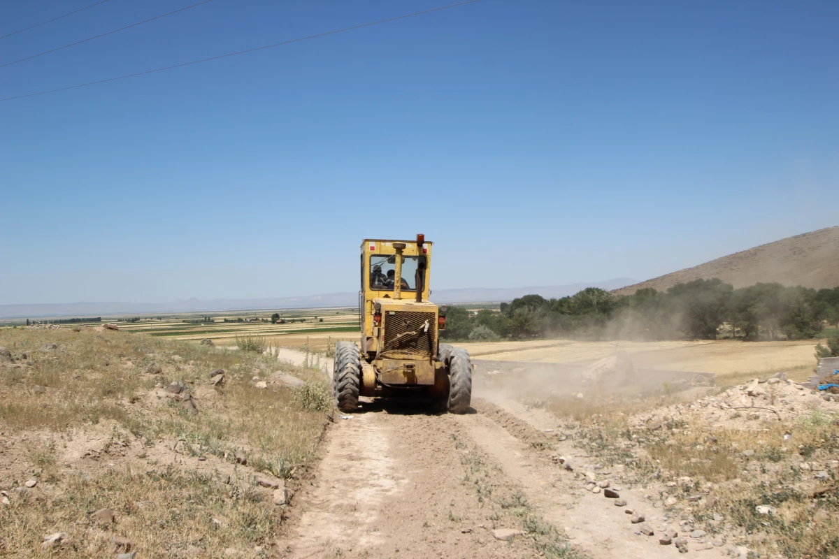 Köylerde Arazi Yol Çalışmaları Seferberliği