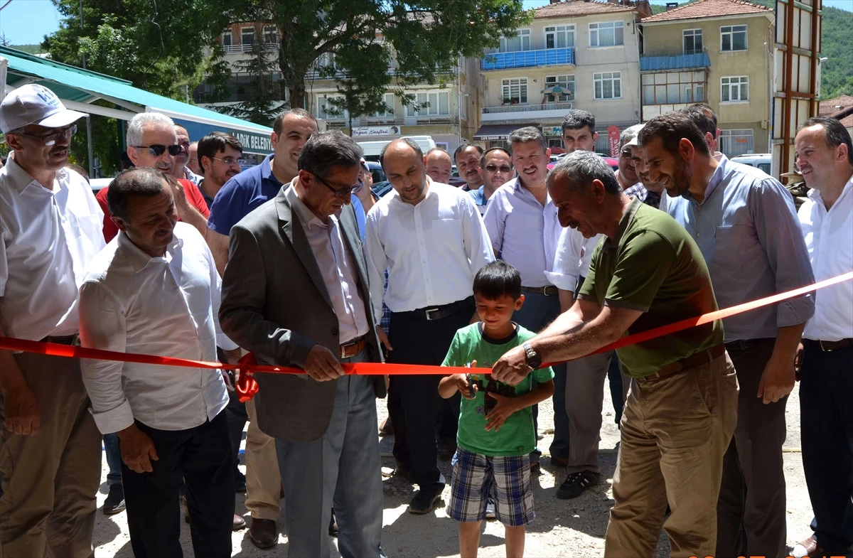 Ladik\'te Öğrenciler Yararına Kermes Düzenlendi