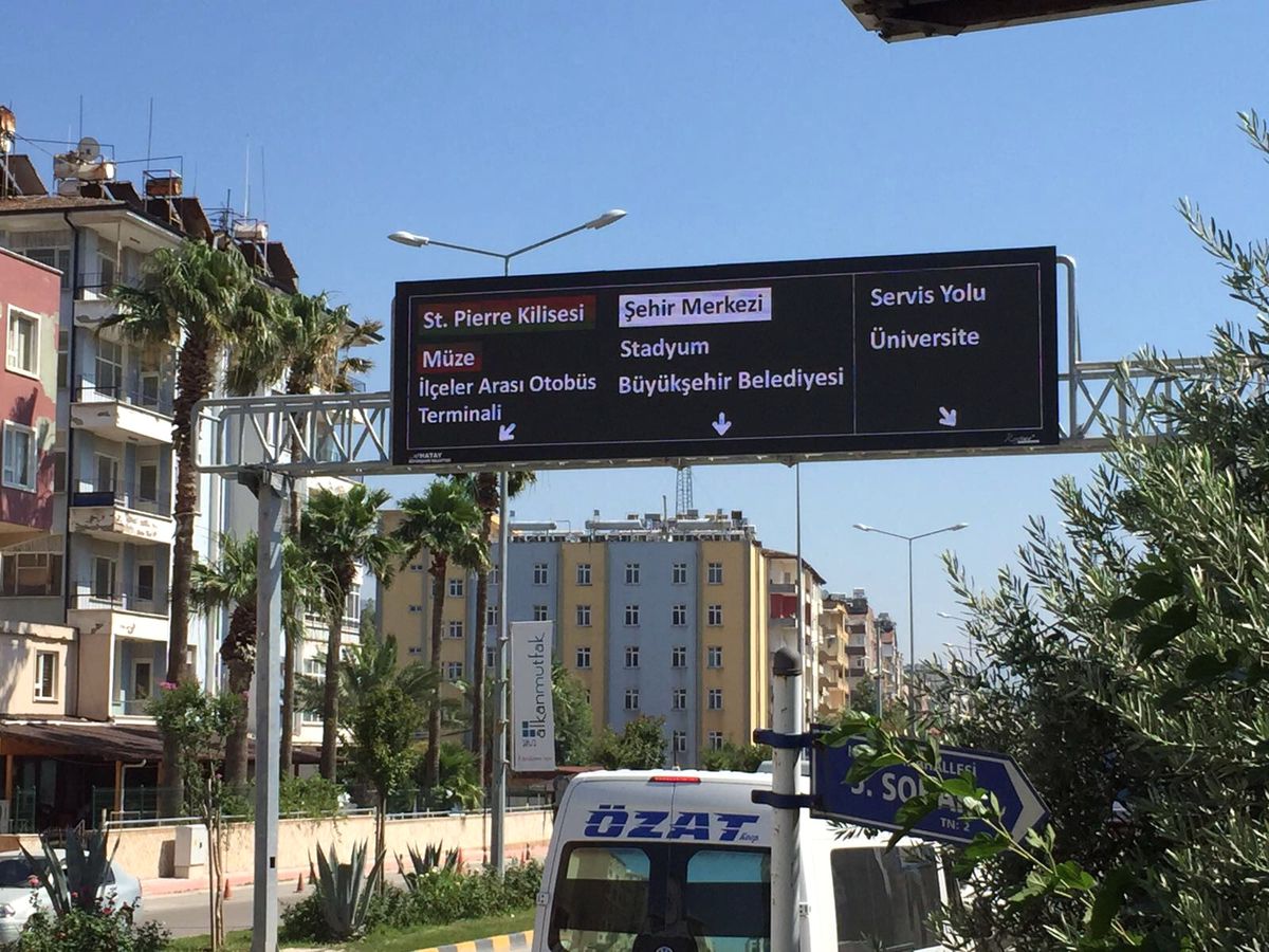 Ledli Yön Bilgisi Levhası ile Trafik Düzeni Arttırıldı