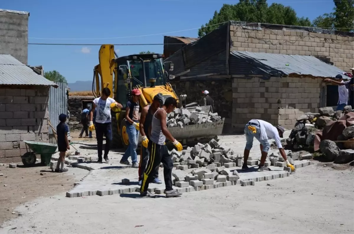 Palandöken Belediyesinin Asfalt ve Kilit Parke Çalışması Devam Ediyor