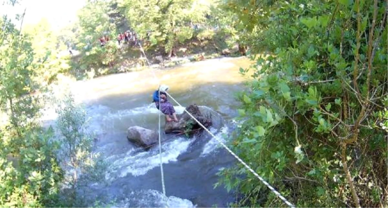 Piknik Alanında Mahsur Kalan Aileyi Afad Kurtardı