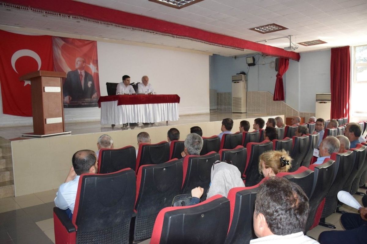 Reşadiye\'de Sorunlar Halk Günü Toplantısında Dinleniyor