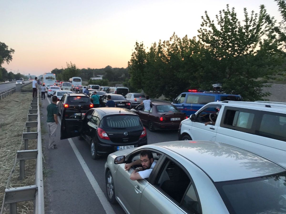 Trafik Kocaeli\'nden Sakarya\'ya Kadar Uzadı