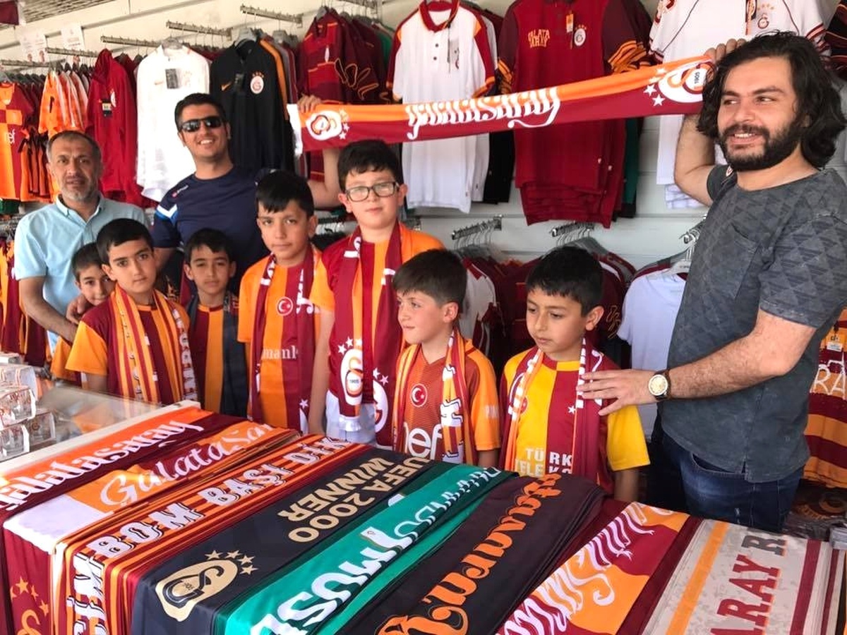 Ultraslan Tır\'ı Ağrı\'da Galatasaray Taraftarlarını Bekliyor