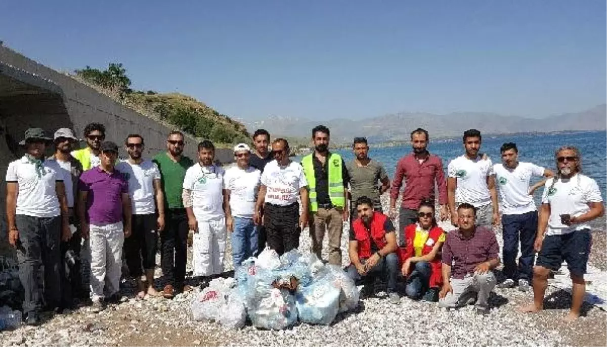 Van Gölü Kirlenmesin Diye 150 Kilometre Pedal Çevirdiler