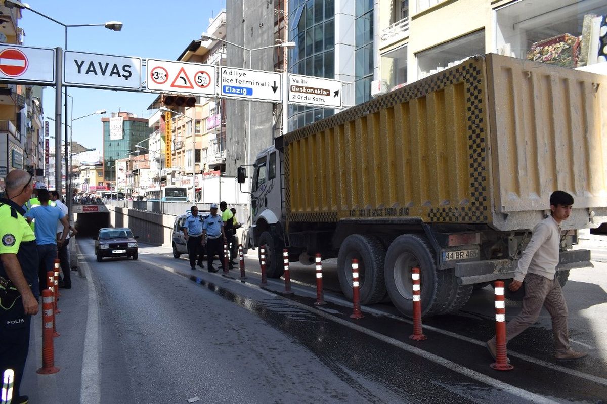 Yaşlı Adama Çarpan Sürücü Kaçtı