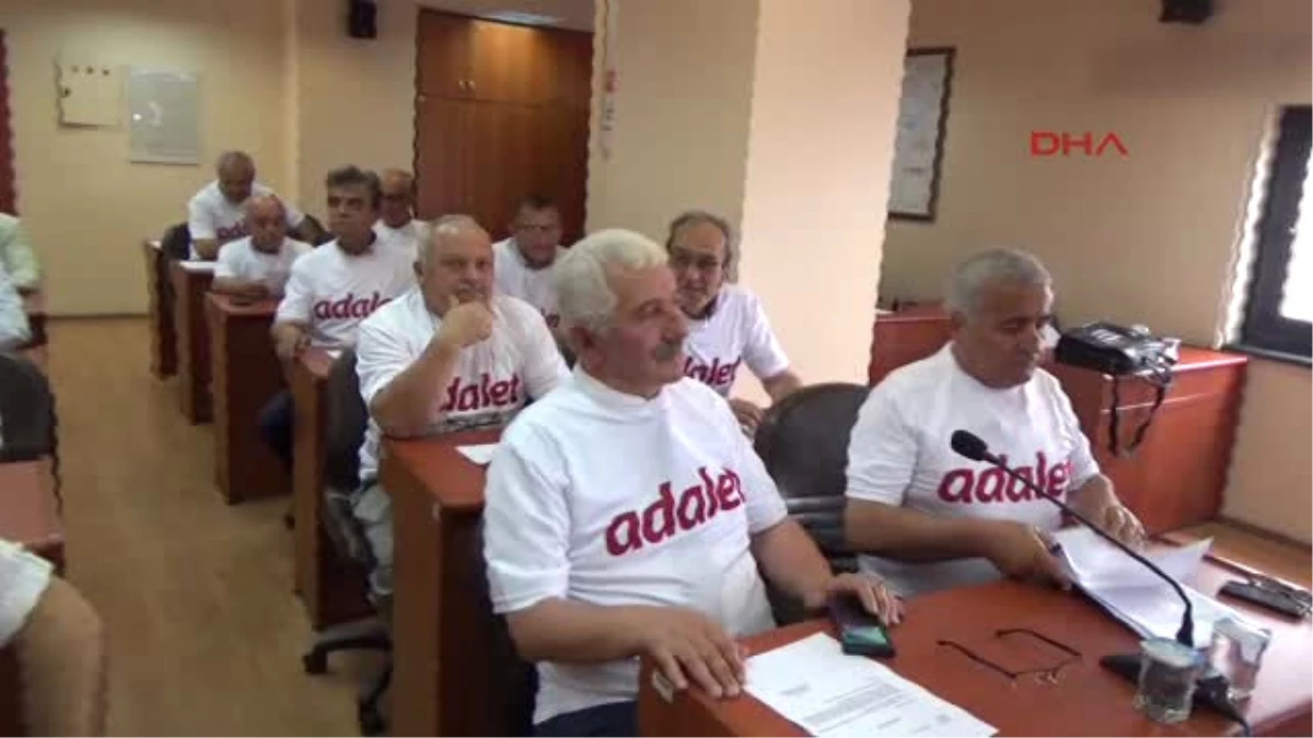 Zonguldak CHP\'liler, Il Genel Meclisi\'ne \'Adalet\' Tişörtleriyle Katıldı