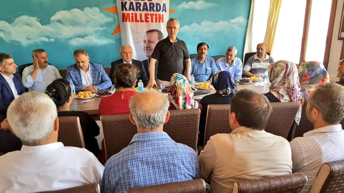 Ak Partili Ataş: Vatana Ihanet Edenler Için Yürüyüş Yapıyorlar