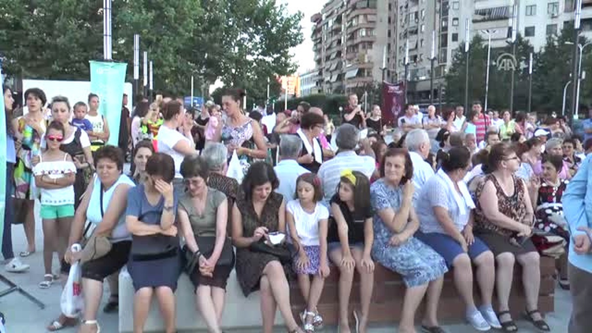 Arnavutluk\'ta Türk Halk Oyunları Konseri