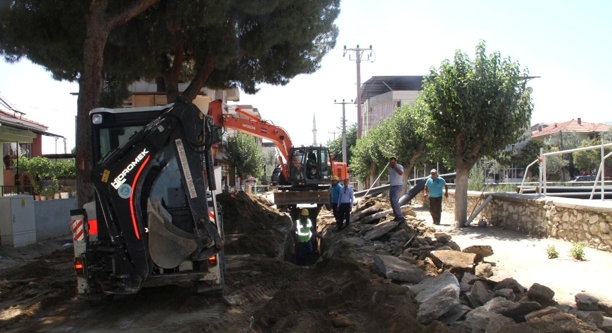 Aşağı Koçaklar\'ın 30 Yıllık Altyapısı Yenileniyor