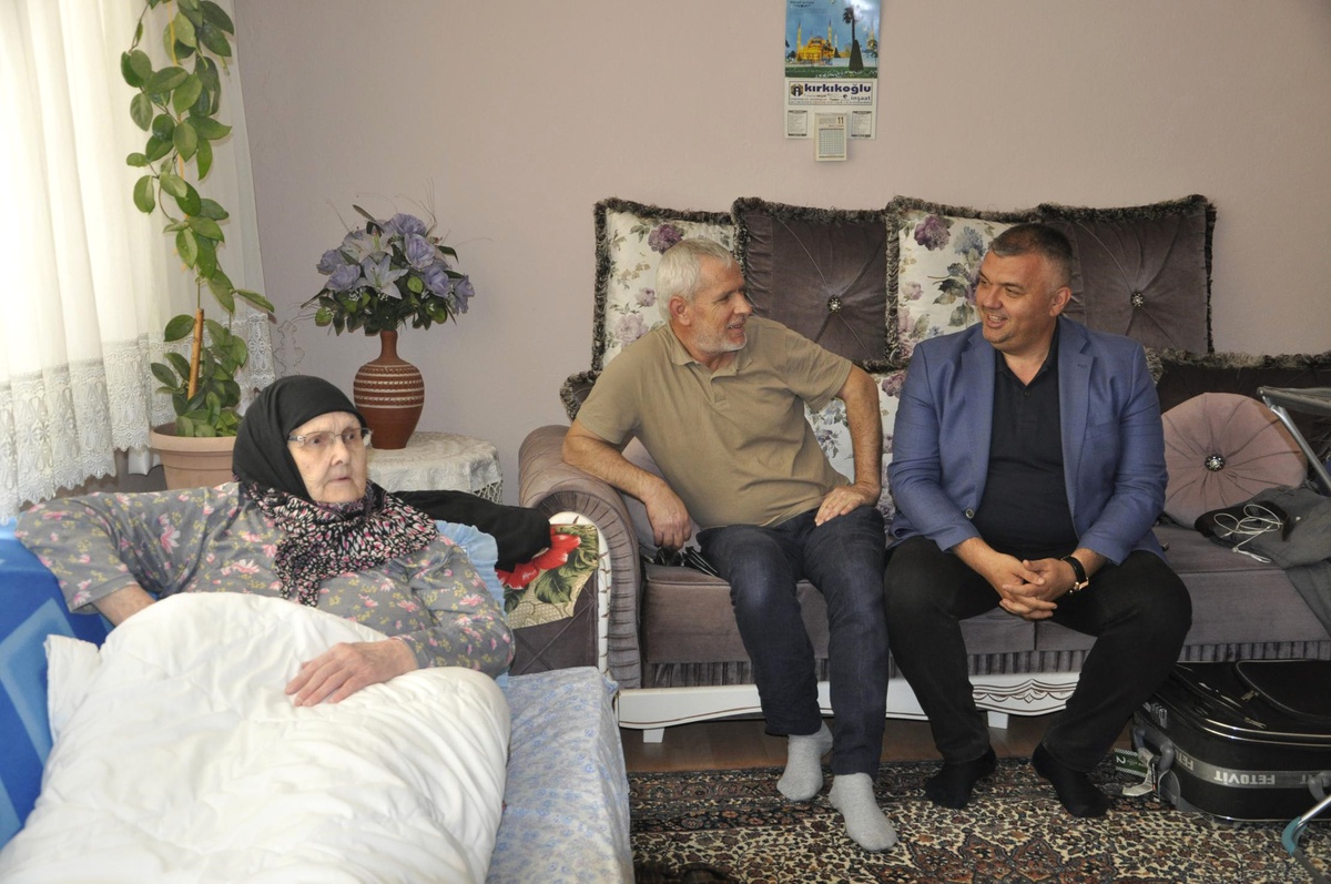 Ayşe Teyze\'ye Hasta Yatağı Büyükşehir\'den