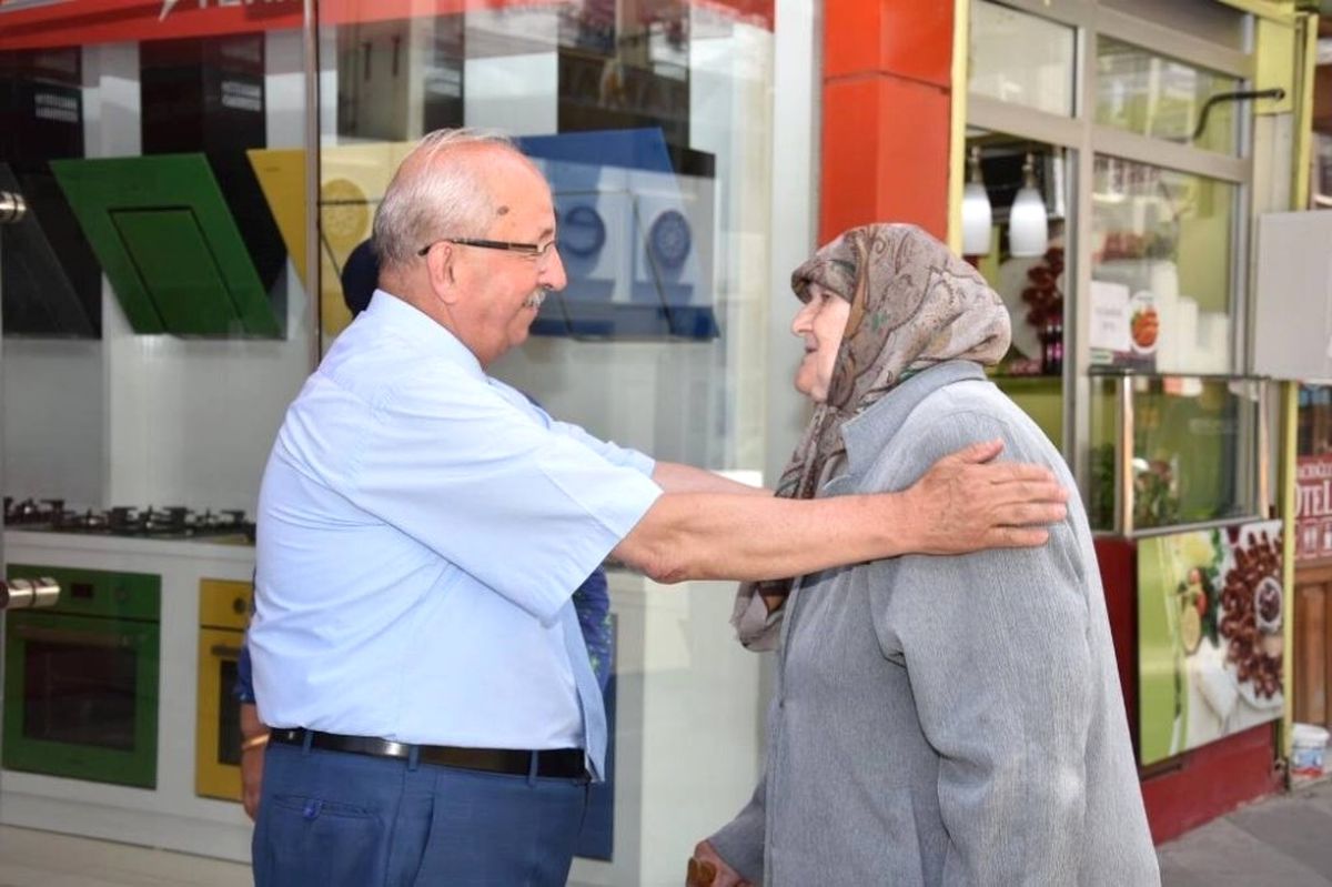 Başkan Albayrak Süleymanpaşa\'da Esnaf ve Vatandaşlarla Bir Araya Geldi