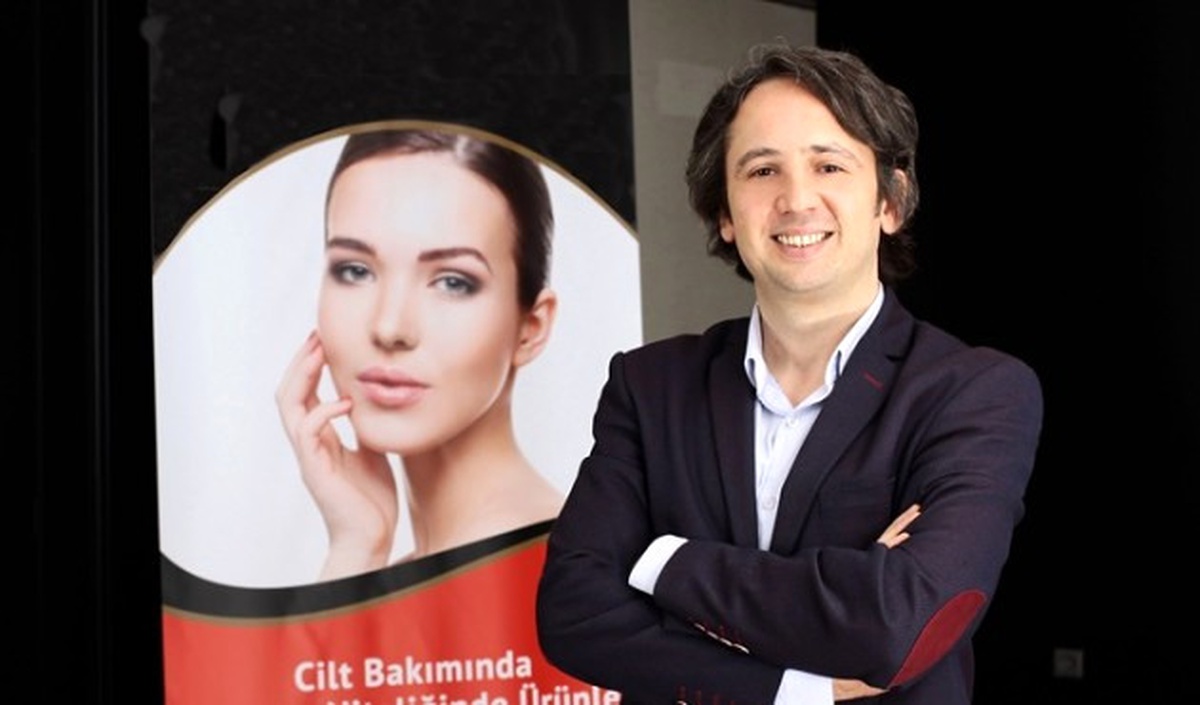 Burkalı Afgan Kadınlar İçin Leke Kremi İhraç Ediyor