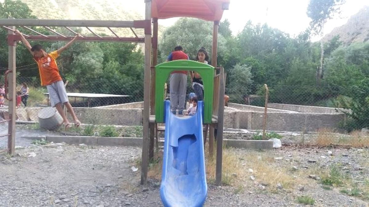 Çocuk Oyun Parkı Onarılmayı Bekliyor