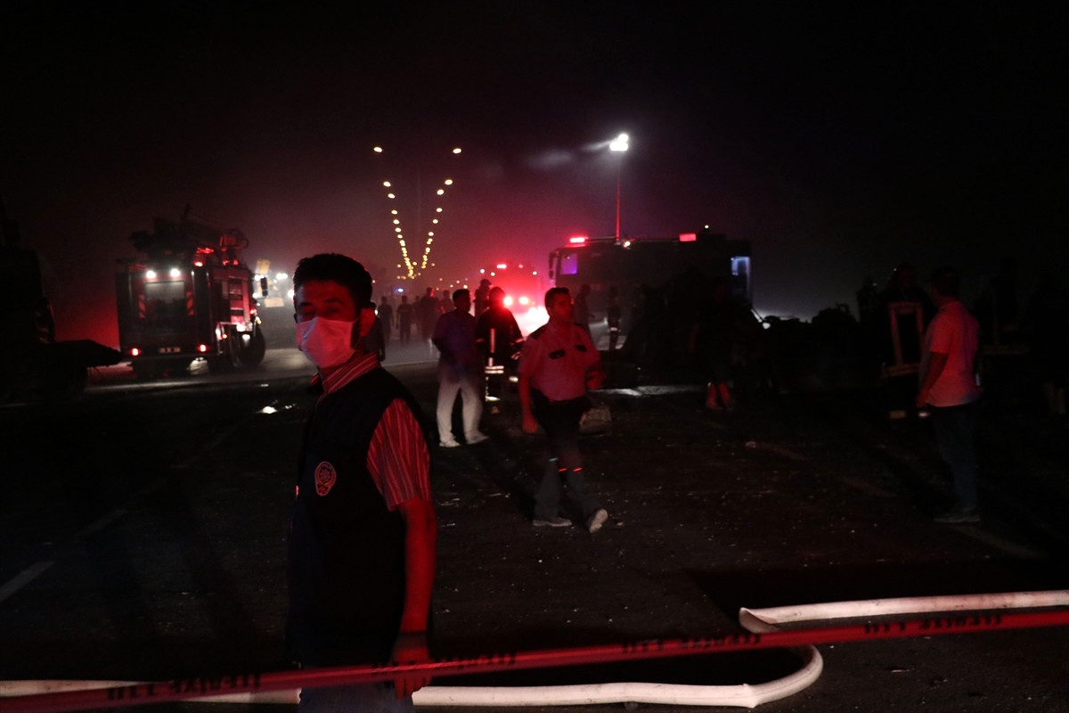 Denizli\'de Tırla Çarpışan Tankerde Patlama: 3 Ölü, 4 Yaralı