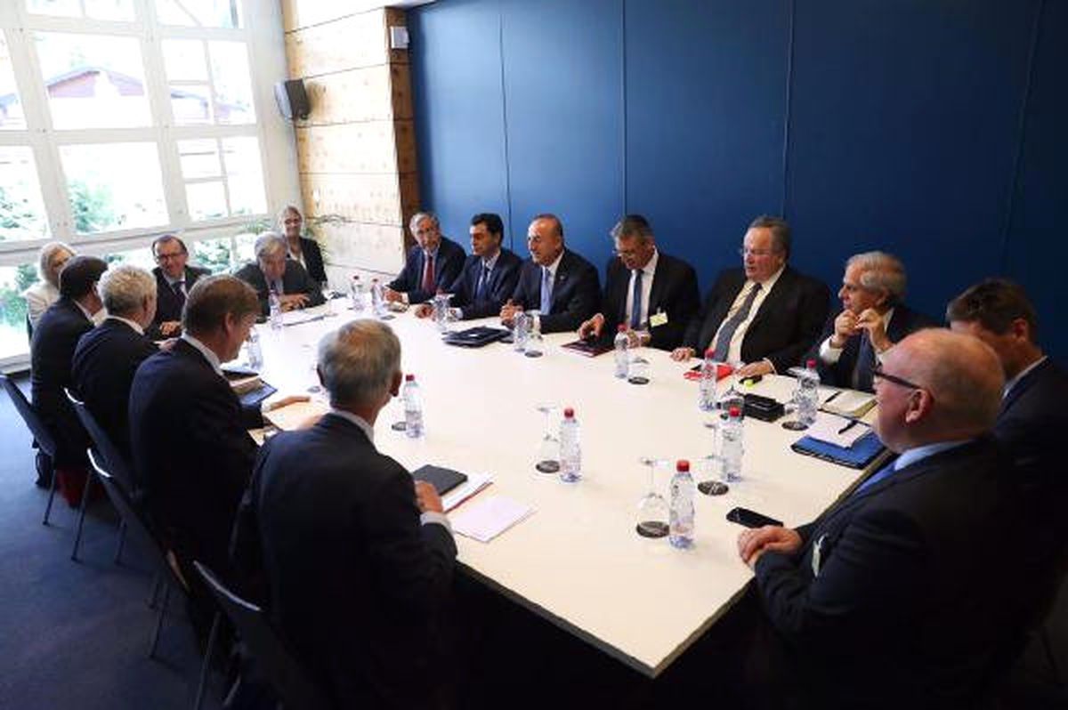 Dışişleri Bakanı Çavuşoğlu Kıbrıs\'a İlişkin Temaslarını Sürdürüyor