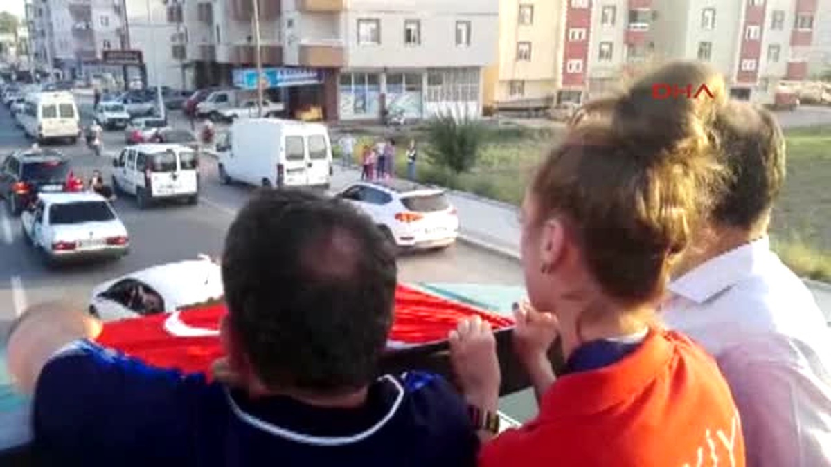 Dünya Şampiyonu, Memleketinde Coşkuyla Karşılandı